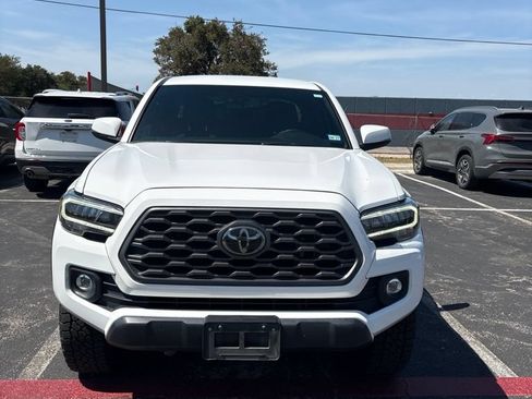 Used 2022 Toyota Tacoma TRD Off-Road AWD/4WD image 2