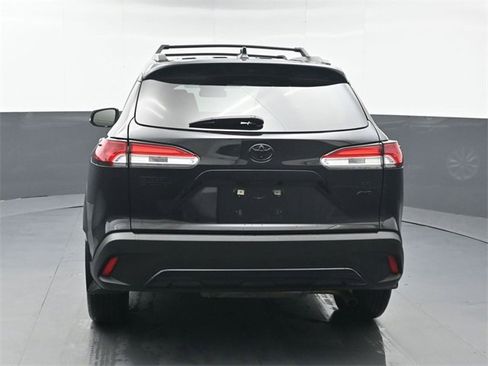 Used 2023 Toyota Corolla Cross LE image 4
