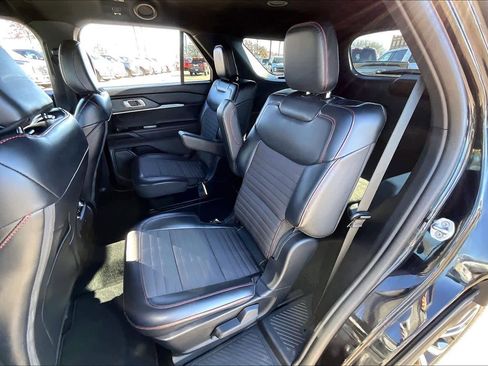 Used 2025 Ford Explorer ST-Line image 20