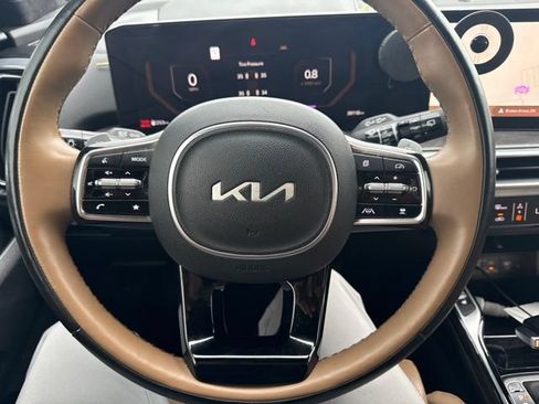 Certified 2024 Kia Sorento SX Prestige w/ Olive Brown Leather Package AWD/4WD image 12