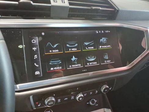 Certified 2025 Audi Q3 2.0T Premium w/ Convenience Package image 10