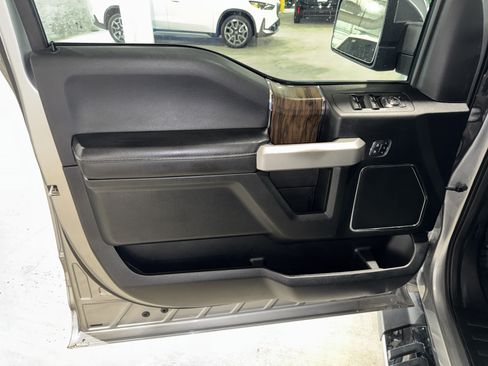 Used 2020 Ford F150 Lariat w/ Equipment Group 502A Luxury AWD/4WD image 17