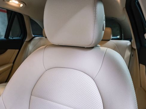 Used 2021 Mercedes-Benz GLC 300 image 21