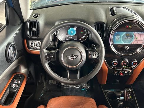 Used 2022 MINI Cooper Countryman S w/ Signature Upholstery Package FWD image 9