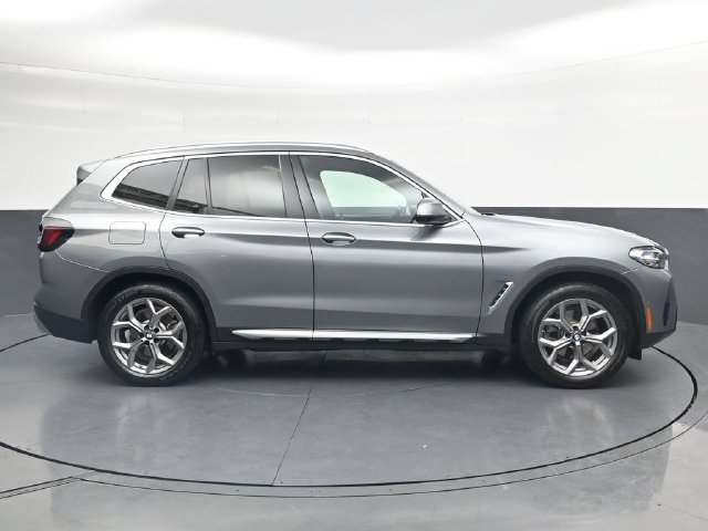 Used 2023 BMW X3 xDrive30i w/ Premium Package AWD/4WD image 3