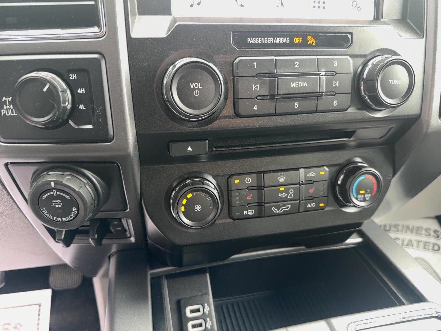 Used 2018 Ford F150 XLT w/ Equipment Group 302A Luxury AWD/4WD image 23