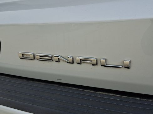 Used 2023 GMC Yukon Denali Ultimate image 39