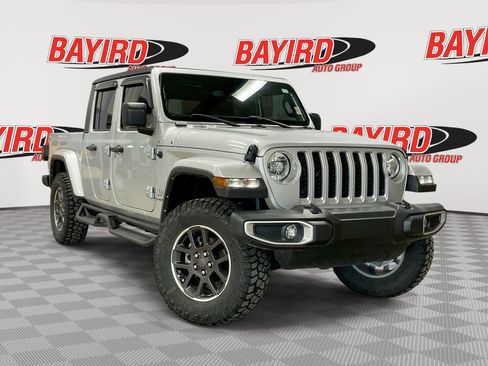 Used 2022 Jeep Gladiator Overland w/ Cold Weather Group AWD/4WD image 1