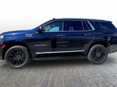 Used 2024 GMC Yukon SLT w/ SLT Premium Package AWD/4WD image 4