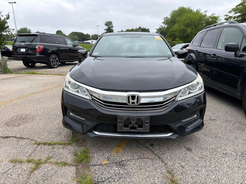 Used 2017 Honda Accord Sport Special Edition image 4