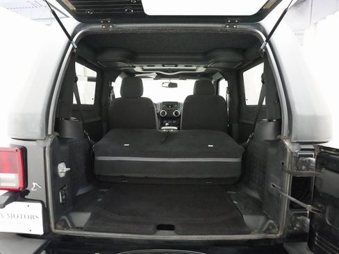 Used 2017 Jeep Wrangler Sahara w/ Connectivity Group image 10