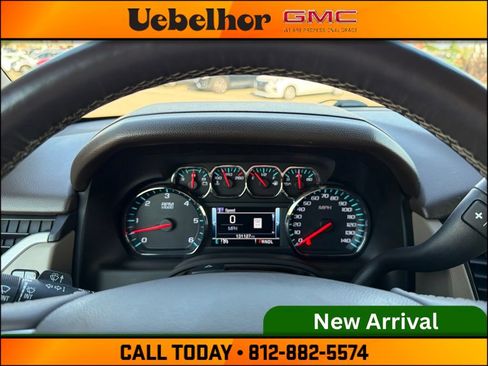 Used 2018 GMC Yukon XL SLT w/ Open Road Package AWD/4WD image 32
