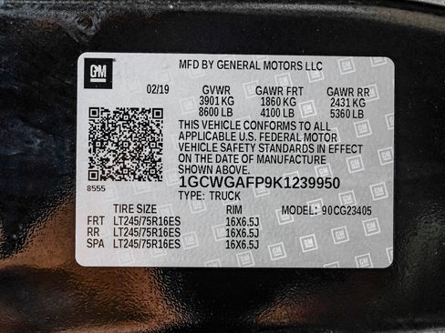 Used 2019 Chevrolet Express 2500 w/ Driver Convenience Package image 38