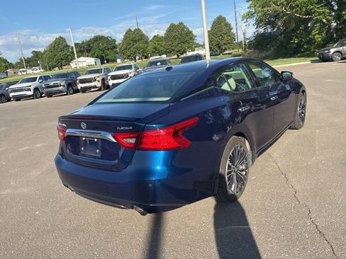 Used 2017 Nissan Maxima Platinum w/ Medallion Package FWD image 9