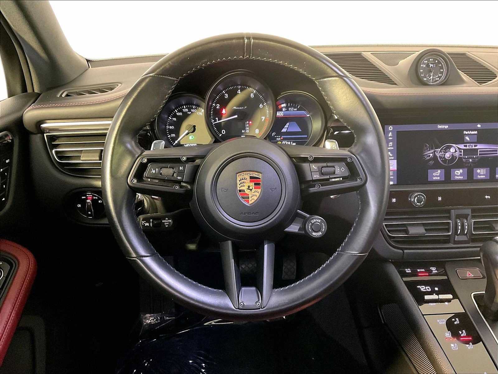 Certified 2023 Porsche Macan Turbo AWD/4WD image 15