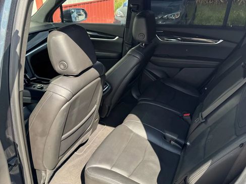 Used 2020 Cadillac XT6 Premium Luxury image 17