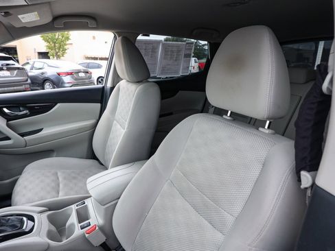 Used 2021 Nissan Rogue Sport SV image 19