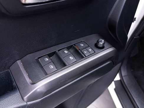 Used 2021 Toyota Tacoma TRD Off-Road w/ Technology Package RWD image 19