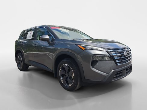 Certified 2025 Nissan Rogue SV FWD image 8