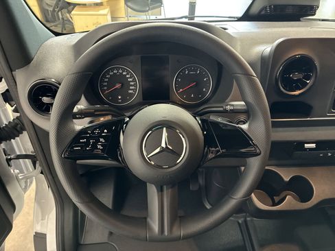 New 2025 Mercedes-Benz Sprinter 2500 image 8