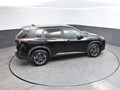 Used 2024 Nissan Rogue SV FWD image 31