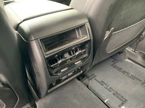 Used 2023 Jeep Grand Cherokee Limited AWD/4WD image 18