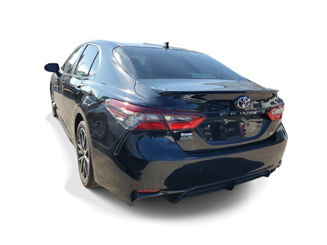 Used 2024 Toyota Camry SE w/ Convenience Package FWD image 3