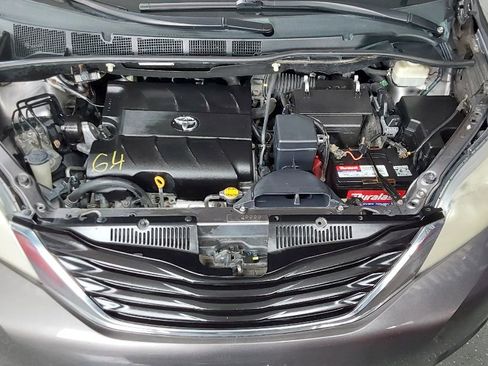 Used 2011 Toyota Sienna LE FWD image 34