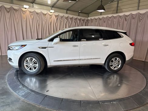 Used 2020 Buick Enclave Essence w/ Sound and Sites Package AWD/4WD image 8