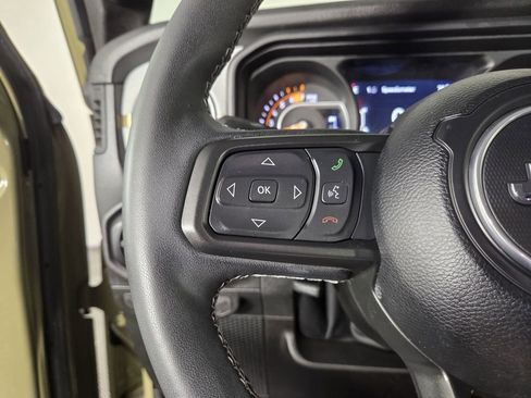 Certified 2025 Jeep Wrangler Sport AWD/4WD image 17