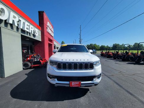 Used 2022 Jeep Wagoneer Series II AWD/4WD image 4