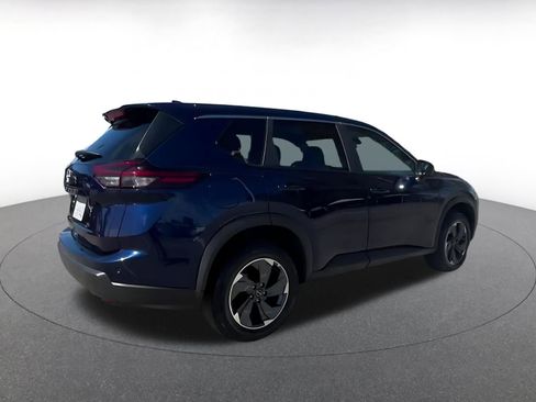 Used 2025 Nissan Rogue SV image 15