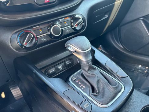 Used 2020 Kia Soul S FWD image 20