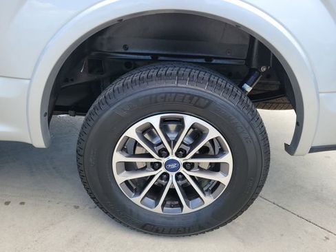 Used 2019 Ford F150 XLT w/ Equipment Group 302A Luxury AWD/4WD image 16
