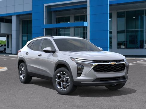 New 2026 Chevrolet Trax LT w/ Driver Confidence Package FWD image 7