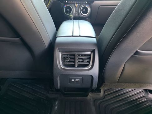 Used 2022 Chevrolet Blazer LT w/ Midnight/Sport Edition FWD image 9