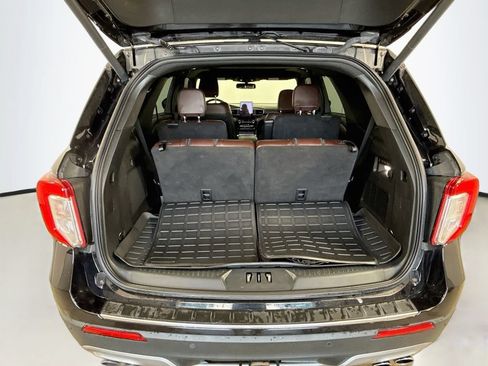 Used 2023 Ford Explorer Platinum w/ Technology Package AWD/4WD image 28