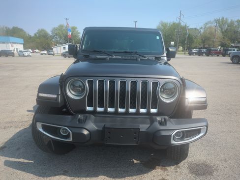 Used 2022 Jeep Wrangler Unlimited Sahara w/ Cold Weather Group AWD/4WD image 6