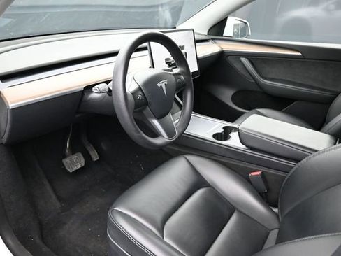 Used 2023 Tesla Model Y Long Range AWD/4WD image 11