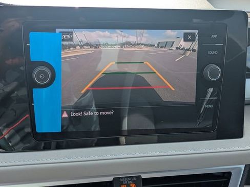 New 2026 Volkswagen Taos SE image 21