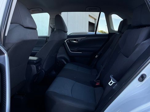 Used 2025 Toyota RAV4 XLE image 12