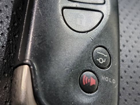 Used 2018 Lexus GX 460 image 32