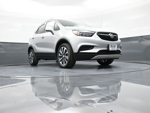 Used 2022 Buick Encore Preferred w/ Safety Package image 27