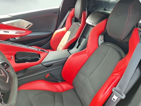 Used 2021 Chevrolet Corvette Stingray Preferred Cpe w/ Z51 Performance Package RWD image 9
