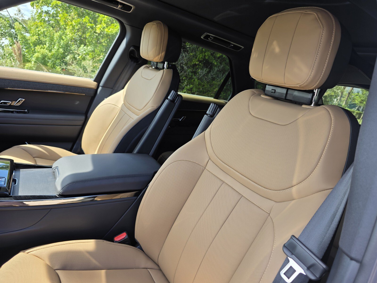 New 2027 Land Rover Range Rover Sport Dynamic SE AWD/4WD image 11