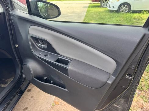 Used 2015 Toyota Yaris SE FWD image 23