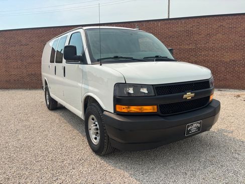 Used 2019 Chevrolet Express 3500 w/ Driver Convenience Package image 1
