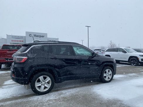 Used 2022 Jeep Compass Latitude w/ Convenience Group image 2