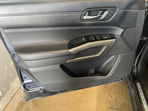 Certified 2024 Nissan Pathfinder Platinum w/ Cargo Package FWD image 9