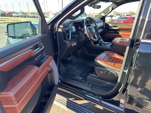 Used 2022 GMC Sierra 1500 Denali Ultimate image 9